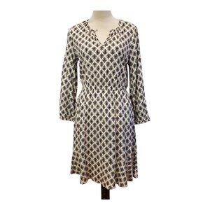 OLD NAVY SZ M White & Black Leaf Print Long Sleeved Flare Rayon Dress